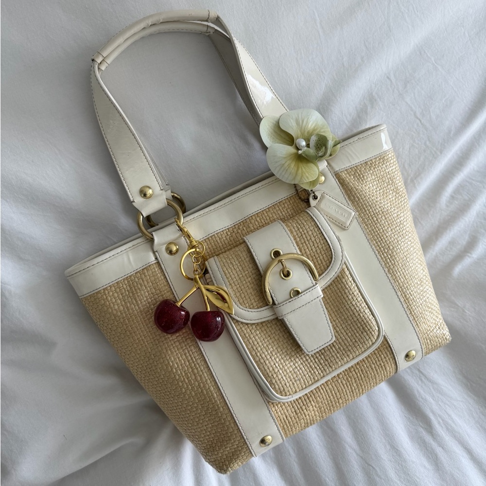 Coach Woven Straw Tote with White Trim - Neutral Summer Handbag - Picture 2 of 9